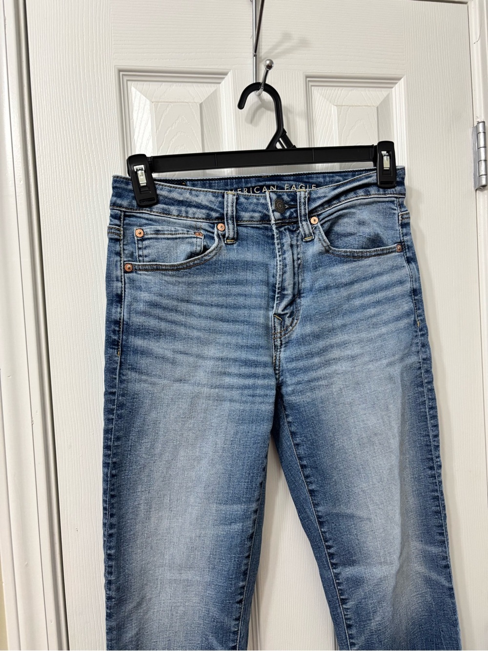 American Eagle Medium Wash Straight Jeans Men’s Size 28x32 - Picture 3 of 8